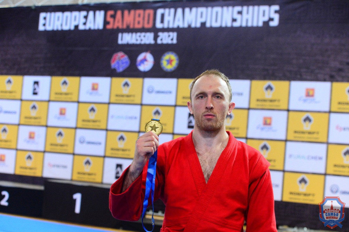 Две медали московских самбистов в первый день Чемпионата Европы