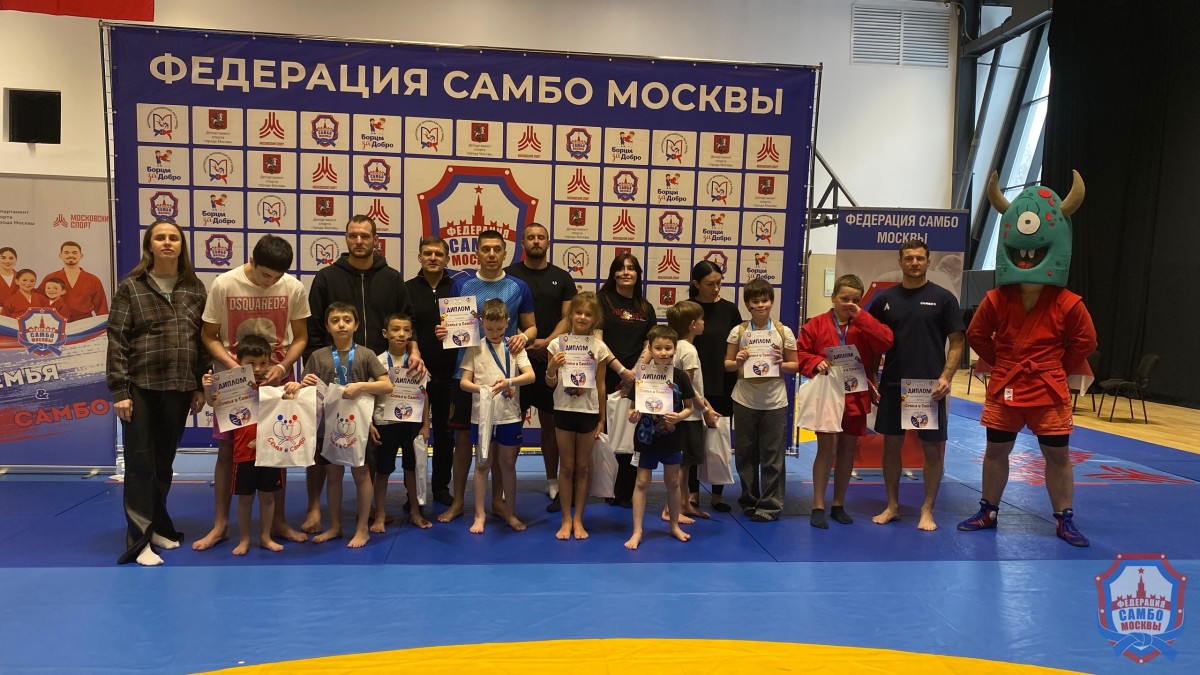 Семья, спорт и тепло среди февральской метели