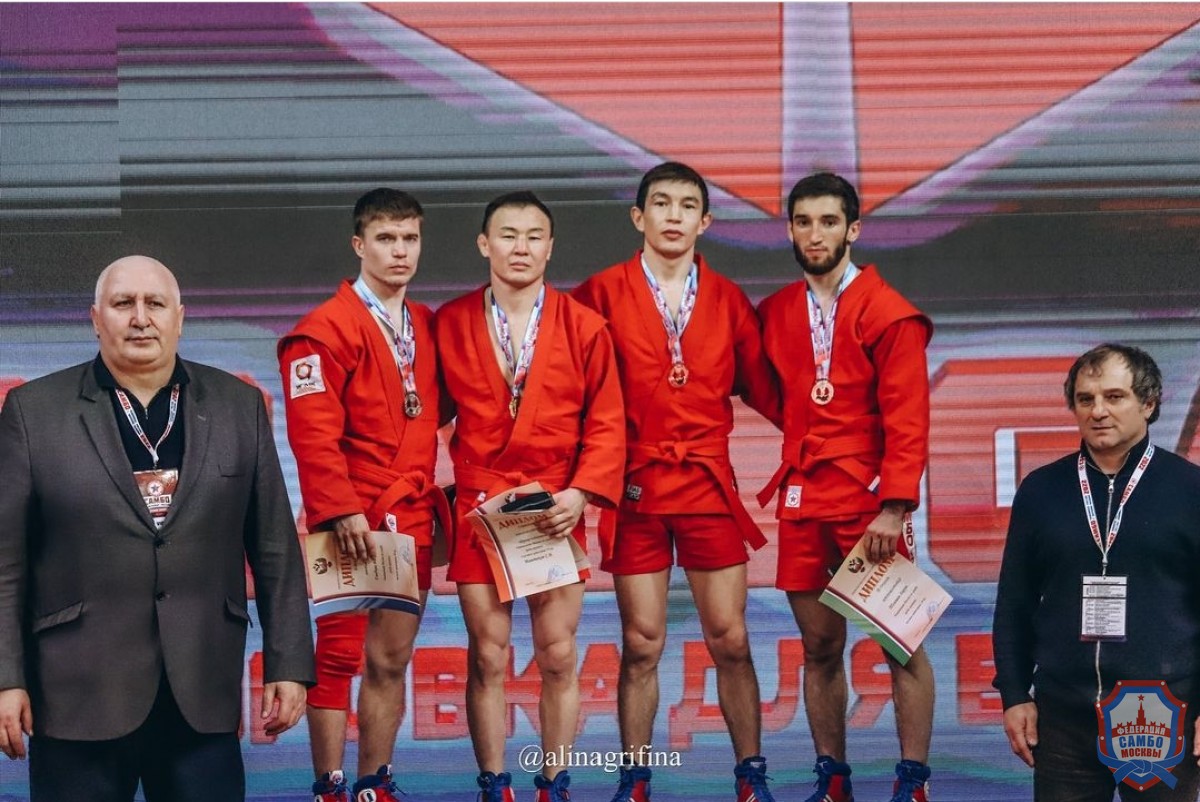 Чемпионат России по самбо стартовал в Верхней Пышме