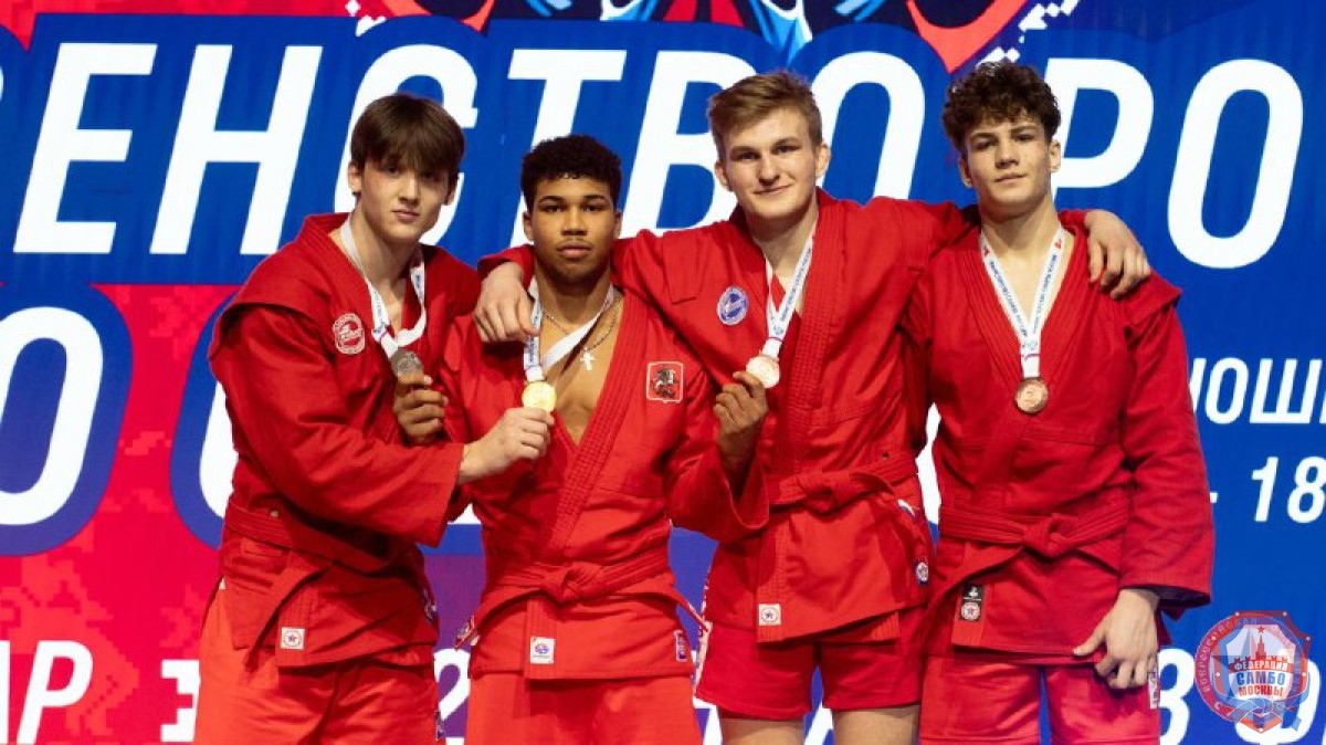 Завершилось Первенство России по самбо среди юношей и девушек 16-18 лет