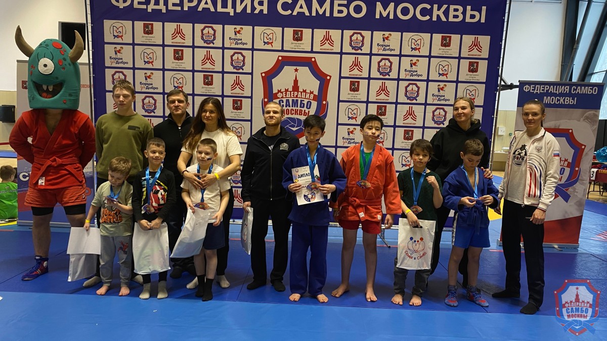 Семья, спорт и тепло среди февральской метели