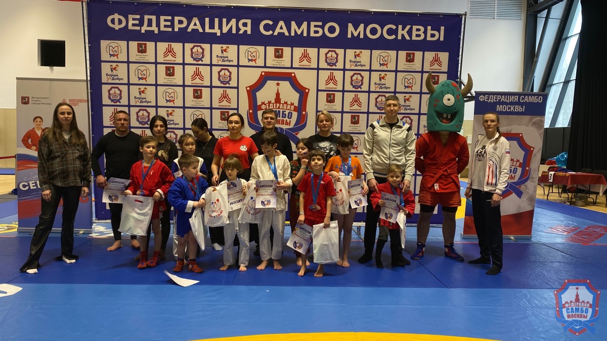 Семья, спорт и тепло среди февральской метели